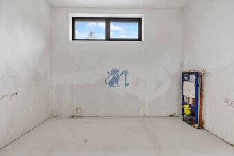 Nadštandardná 4- izbová terasová vila na Kolibe s krásnym vý - 18