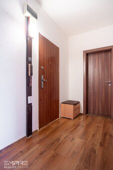 Na predaj priestranný, slnečný 3i byt po staršej kompletnej  - 18