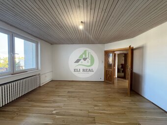 Prenájom priestranného mezonetového bytu s garážou a záhrado - 18