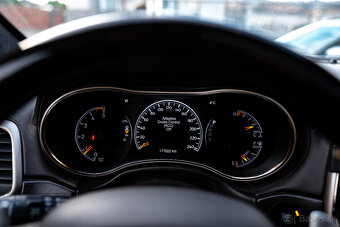 Jeep Grand Cherokee 3.0L V6 TD Summit A/T - 18
