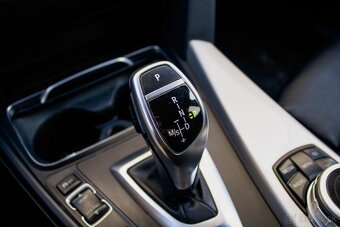BMW Rad 3 Touring 320d xDrive Advantage A/T - 18