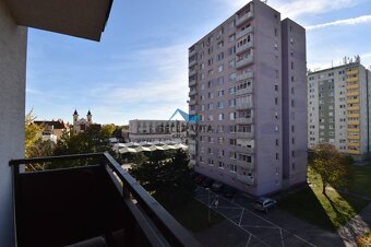 EXKLUZÍVNE Priestranný 2-izbový byt s balkónom v centre Gala - 18