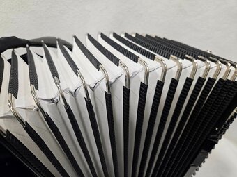 akordeon Weltmeister Saphir 120 basovy - 18