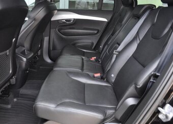 Volvo XC90 D5 AWD MOMENTUM ČR 173 kw - 18
