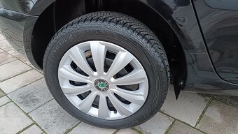 ŠKODA ROOMSTER 1.4 MPI 63 kW PLUS EDITION - 18