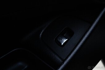 Mercedes-Benz E trieda Sedan 220 d A/T - 18