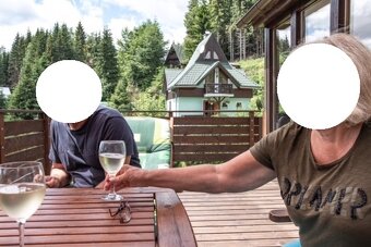Murovaná chata s terasou a vyhľadom na svah - 18