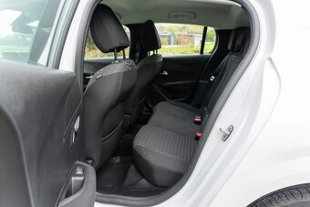 Peugeot 208 1,2 benzín - 18