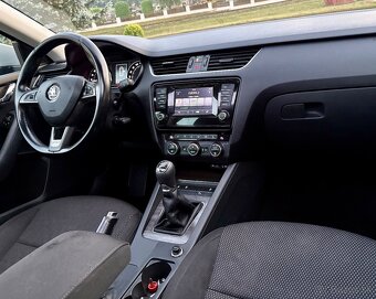ŠKODA OCTAVIA 3 2.0 TDI SCOUT 4x4 110kw manuál - 18