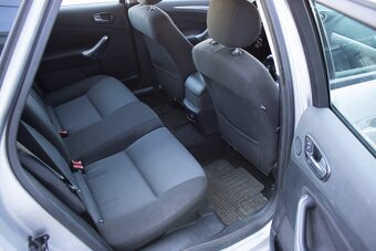 Ford Mondeo Combi 1.6 92 kW z roku 2008 - 18