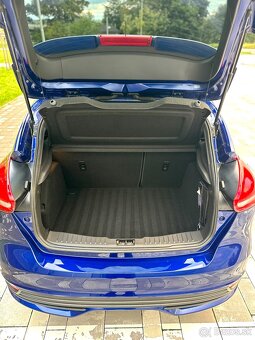 Ford Focus 2.0 ST - 18