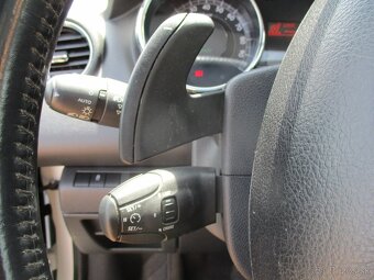 PEUGEOT 3008 Hybrid 4x4 Allure Pano HUD Navi LED - 18