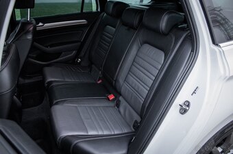 Volkswagen Passat Variant 2.0 BiTDI R-Line 4MOTION DSG - 18