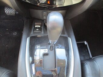 NISSAN X-Trail 1,6 dCi 130 Tekna Automat Pano 2015 - 18