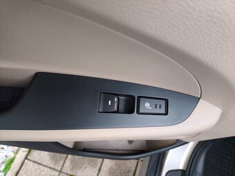 Predam Hyundai Tucson 2WD 1.7 CRDi PREMIUM - 18