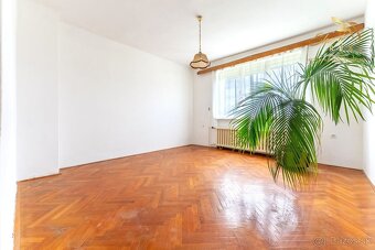 Rodinný dom na predaj v obci Slovenský Grob - 18