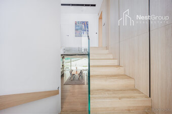 ZNÍŽENÁ CENATOP DIZAJNOVÁ 5-IZBOVÁ VILA S POZEMKOM 1127m2 - 18