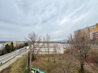 Predaj - novostavba s terasou na začiatku Karlovej Vsi - 18