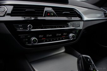 BMW 520d Touring xDrive Sport Line - 18