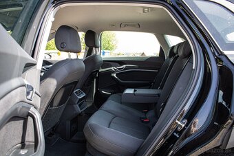 Audi E-tron 55 quattro, 300kW, Webasto, Vzduch, ťažné - 18