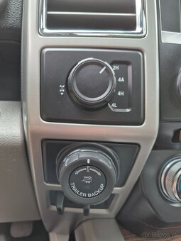 Ford F-150 3.5 V6 EcoBoost LARIAT 4x4 – TOP výbava - 18