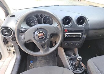 Seat Ibiza 1,2 i benzín manuál 51 kw - 18