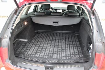 Opel Insignia country tourer - 18