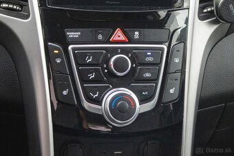 Hyundai i30 CW 1.6i CRDi VGT Family / AJ NA SPLÁTKY/ - 18