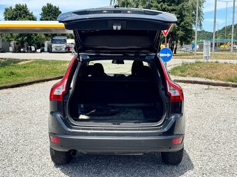 Volvo XC60 2.4D Momentum Geartronic - 18