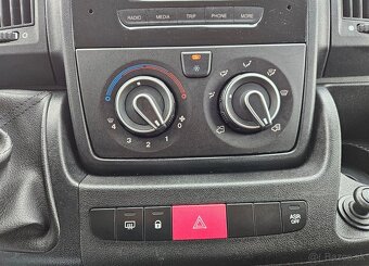 Peugeot Boxer 2.2 HDi 165 koni 8 paletovy kontajner rok 2021 - 18