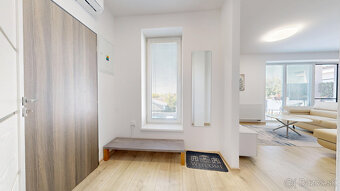 Na predaj: výnimočný 2-izbový byt s loggiou a nadštandardnou - 18