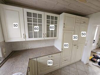 Moderná kuchynská linka so spotrebičmi - 18