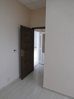 Skladové priestory v oplotenom areáli s vrátnikom - 18