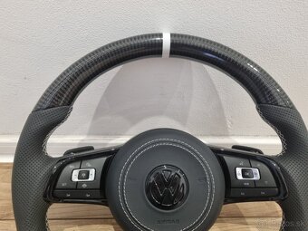VOLKSWAGEN VOLANT KARBON - PERFOROVANA KOŽA - BIELE ŠITIE - 18