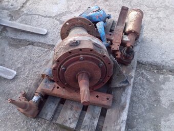 ZETOR 12145 8145 NAHRADNE DIELY NA KRYSTAL - 18