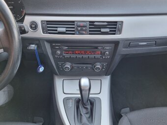 BMW e90 320d automat, xenon, šíber... - 18