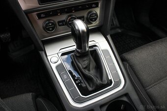 Volkswagen Passat Variant 2.0 TDI Highline DSG - 18