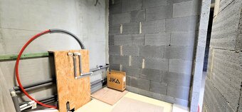 Predaj  novostavby, dvojgaráž, krb, zimná záhrada. Štitáre - 18