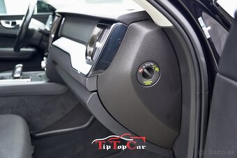 ⏩ Volvo XC60 B4 Momentum AWD A/T - 18