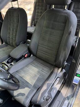 Volkswagen Touran 2.0TDI - 18
