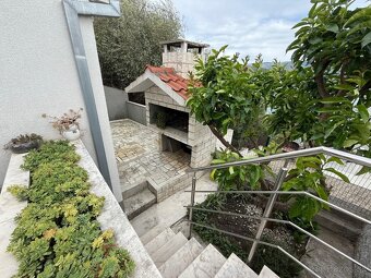 Chorvátsko krásny dom s 2 apartmánmi 2 rád od mora - 18
