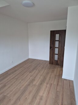 4-IZBOVÝ RADOVÝ RODINNÝ DOM - 18