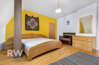 VÝHĽAD NA PREZ. PALÁC - veľký 130 m2 + balkón - Staré Mesto - 18