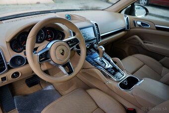 Porsche Cayenne - 18