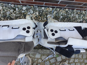 VAUGHN Velocity V9 Carbon Pro lapacka vyrazacka. Betony VE8 - 18