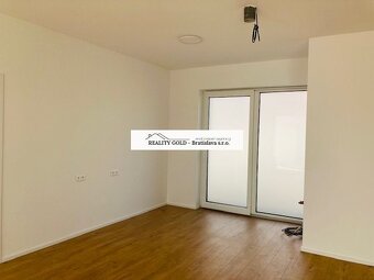 Moderný rodinný dom v obci Veľké Blahovo, Cena : 259 000,-EU - 18