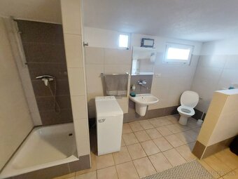 Rodinný dom s rozľahlým pozemkom na predaj – Detvianska Huta - 18