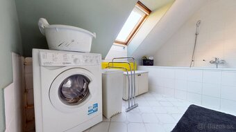 3 izb. PODKROVNÝ BYT PRI HRADE - Tvarožkova ul.- Staré Mesto - 18