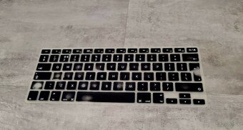 MacBook Pro 13,3" - 18