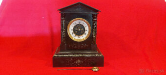 KRBOVÉ MRAMOROVÉ HODINY - 18